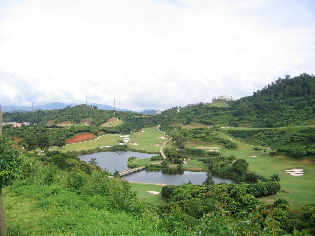 Phoenix Hill Hotel Dongguan - Golf Course Shop Екстериор снимка